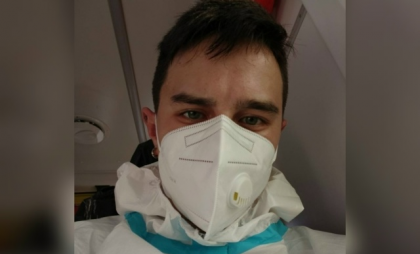 "Обидно, что обвиняют в смерти": сотрудник скорой рассказал, почему не забрал в больницу мужчину, который умер в подъезде на Мира